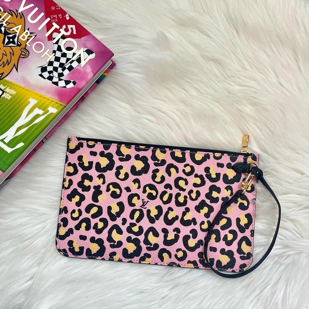 New Louis Vuitton Wild At Heart Neverfull MM Pouch